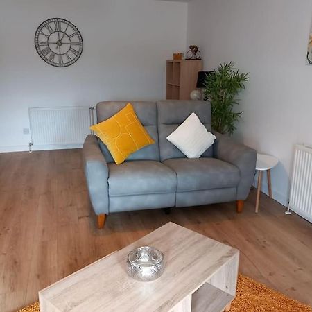 Апартаменты Lovely 2 Bed Flat-Great Location Данди Экстерьер фото