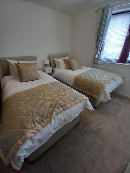 Апартаменты Lovely 2 Bed Flat-Great Location Данди Экстерьер фото