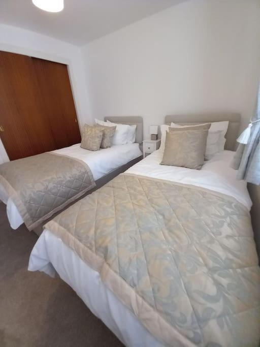 Апартаменты Lovely 2 Bed Flat-Great Location Данди Экстерьер фото
